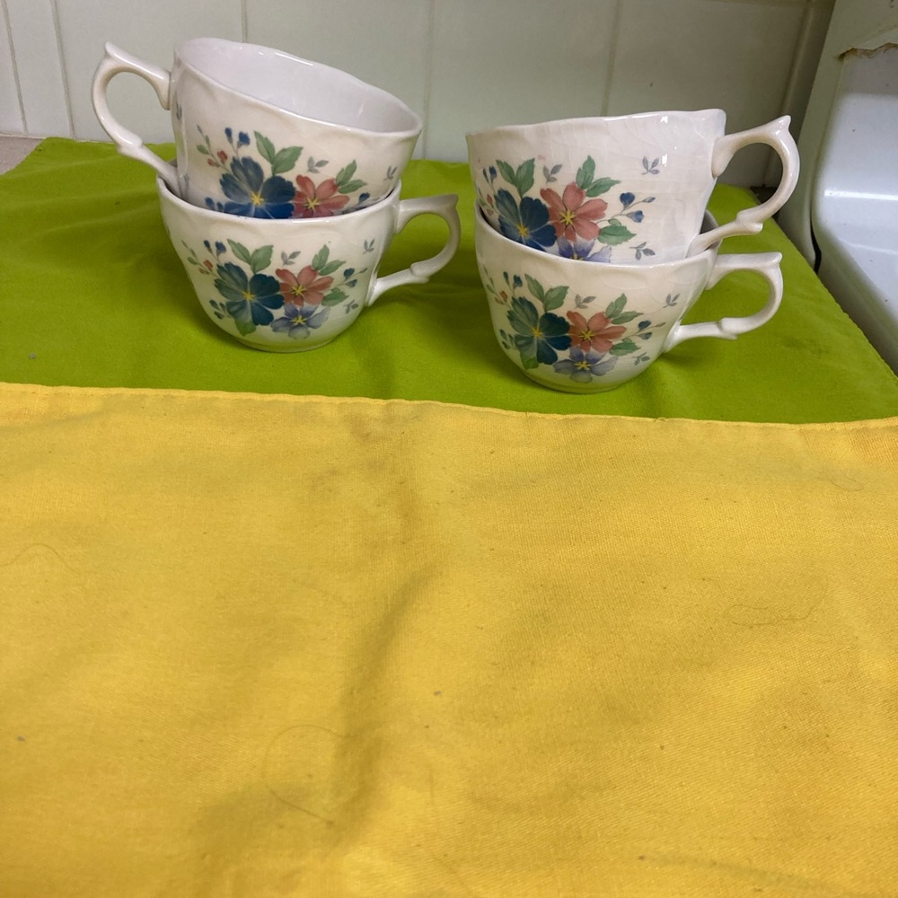 Nikki Tea Cups Dauphine Provincial